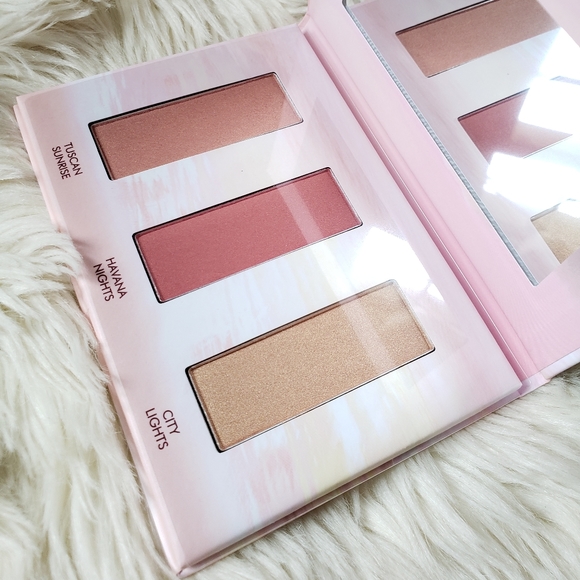 Dusk to Dawn Blush and Highlighter Palette - Picture 2 of 4